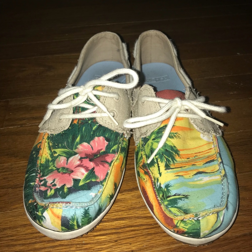 Sanuk slip on with ties; tropical style
